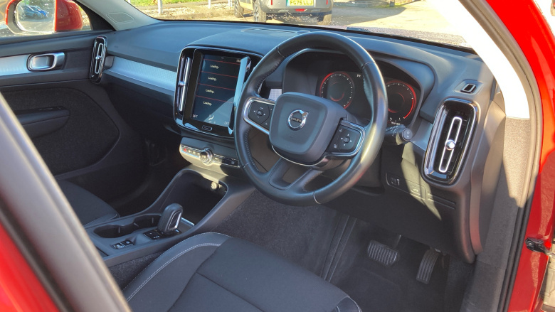 Volvo Xc40 2.0 T4 Momentum 5dr AWD Geartronic Petrol Estate